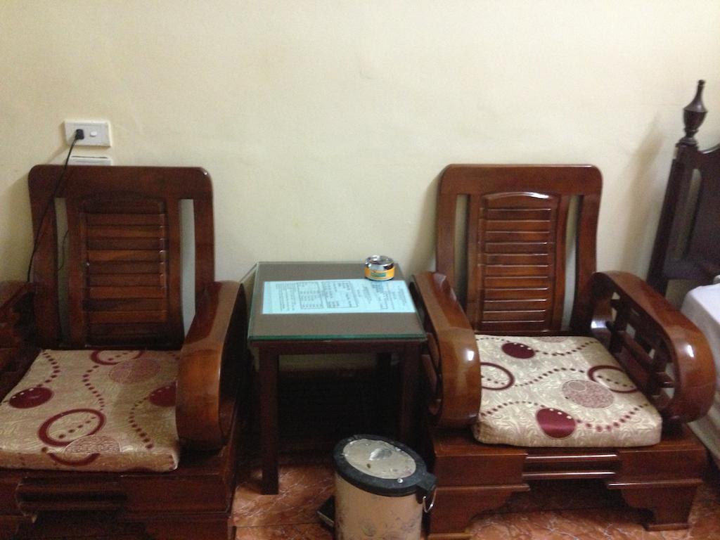 Hoang Gia Hotel Hanoi Buitenkant foto