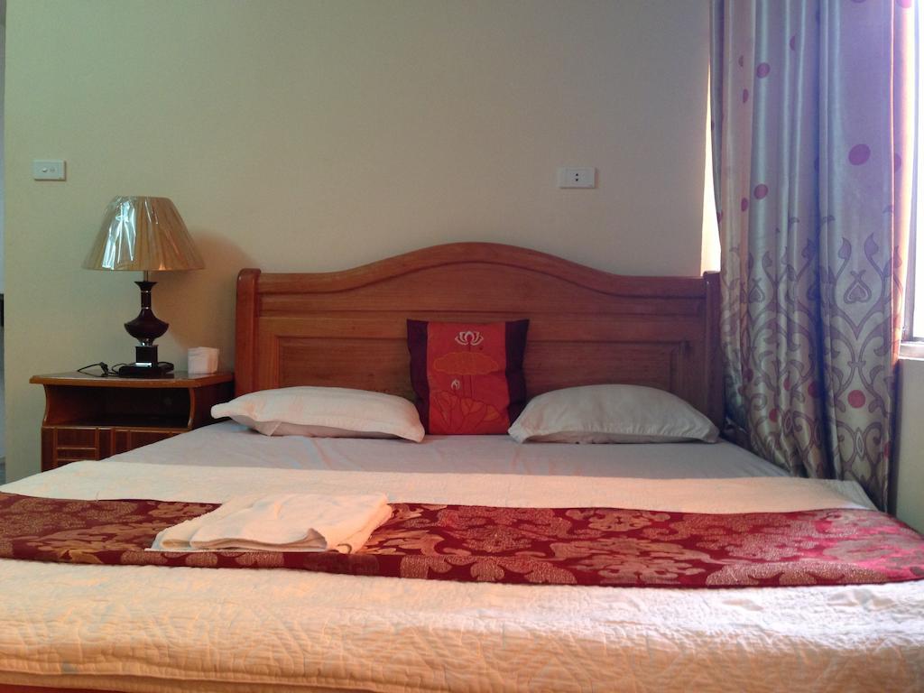 Hoang Gia Hotel Hanoi Buitenkant foto